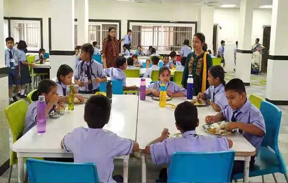 छत्तीसगढ़ के आत्मानंद स्कूलों में नए नियम, अनुशासन पर जोर; अनुपस्थित छात्रों पर होगी कार्रवाई छत्तीसगढ़ के आत्मानंद स्कूलों में नए नियम, अनुशासन पर जोर; अनुपस्थित छात्रों पर होगी कार्रवाई