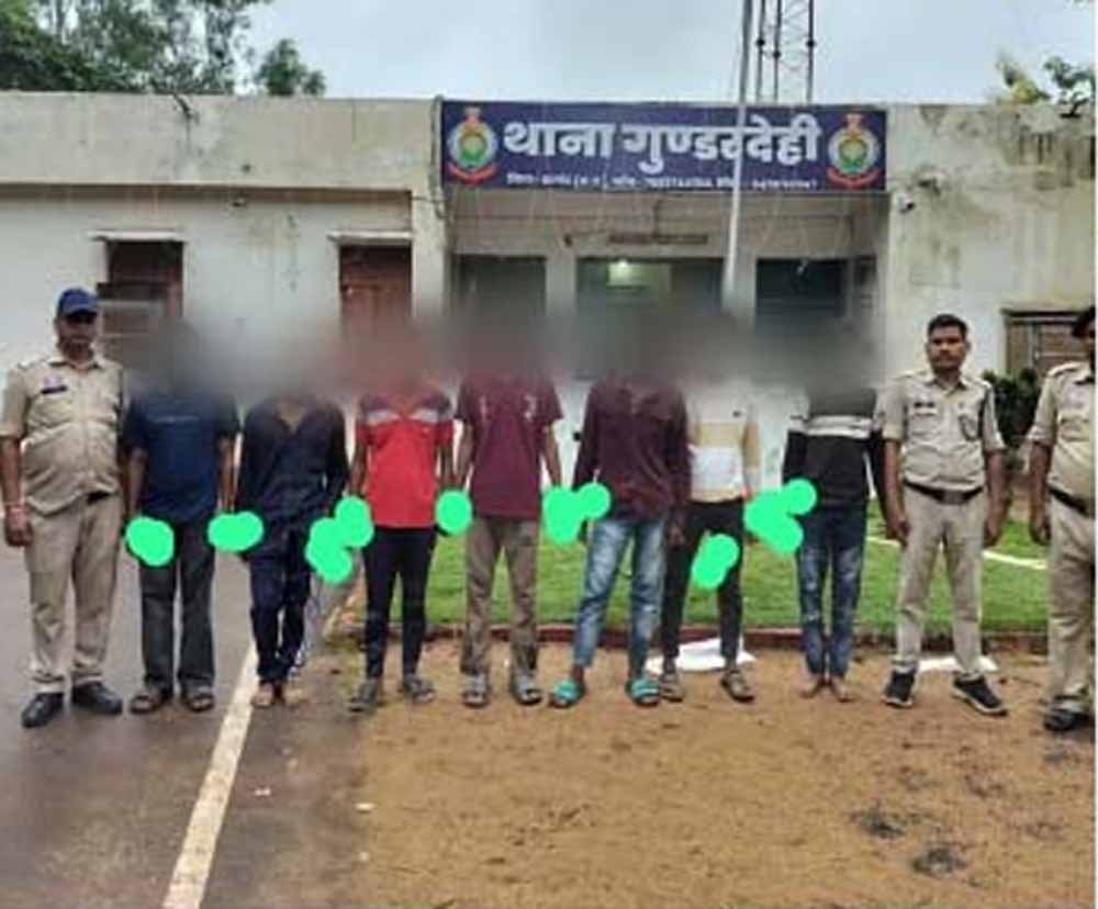 बालोद में मोबाइल टावर केबल चोर गिरोह का भंडाफोड़, 7 आरोपी गिरफ्तार बालोद में मोबाइल टावर केबल चोर गिरोह का भंडाफोड़, 7 आरोपी गिरफ्तार