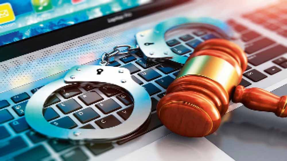 CG में 10 लाख से ज्यादा के संदिग्ध ट्रांजेक्शन पर बड़ा एक्शन, 13 आरोपी गिरफ्तार CG में 10 लाख से ज्यादा के संदिग्ध ट्रांजेक्शन पर बड़ा एक्शन, 13 आरोपी गिरफ्तार