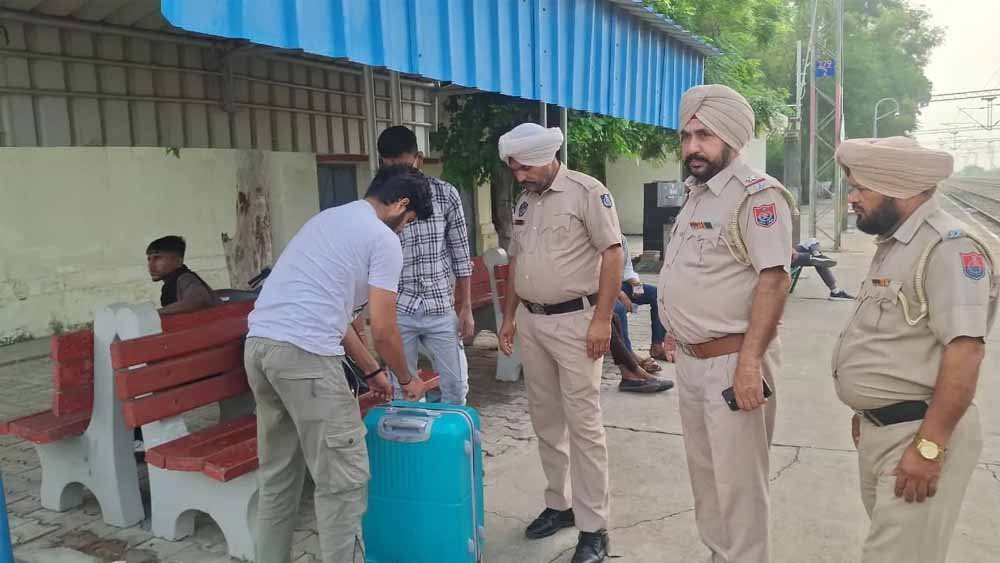 5 अगस्त से पहले शंभू रेलवे स्टेशन पर सर्च ऑपरेशन, GRP ने चप्पा-चप्पा खंगाला
