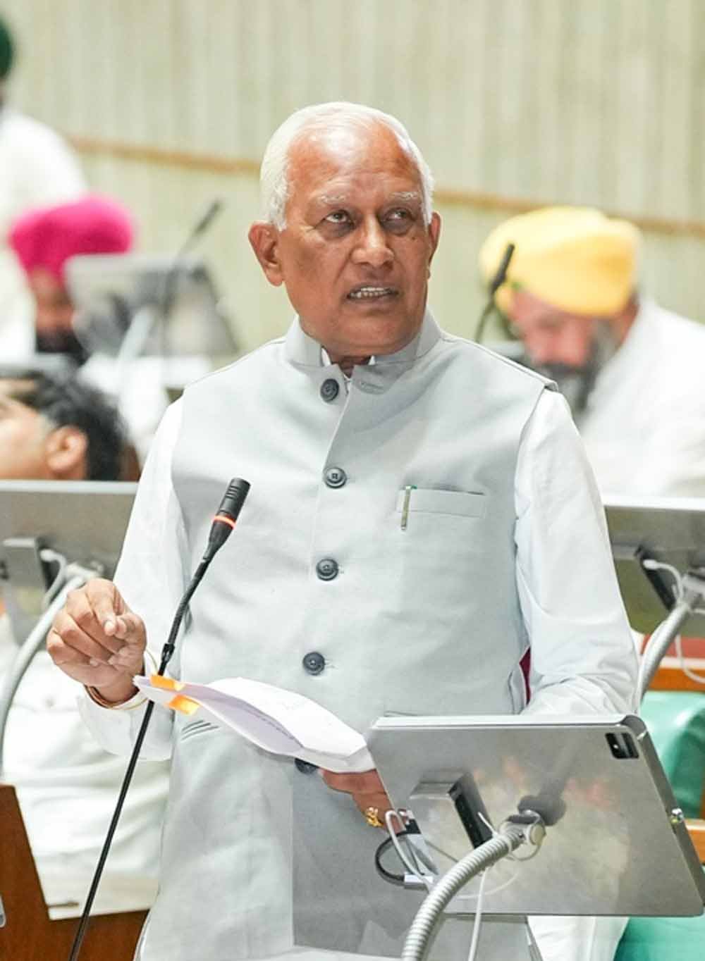 ब्यास के कमजोर तटों पर खर्च होंगे ₹32.09 करोड़, पंजाब सरकार ने विधानसभा में दी जानकारी ब्यास के कमजोर तटों पर खर्च होंगे ₹32.09 करोड़, पंजाब सरकार ने विधानसभा में दी जानकारी