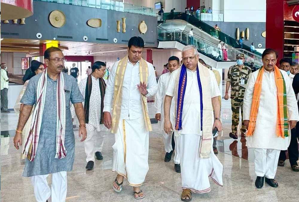 पंजाब भाजपा में असंतोष सुलझाने पहुंचे बीएल संतोष, अकाली दल से गठबंधन पर भी होगी रायशुमारी