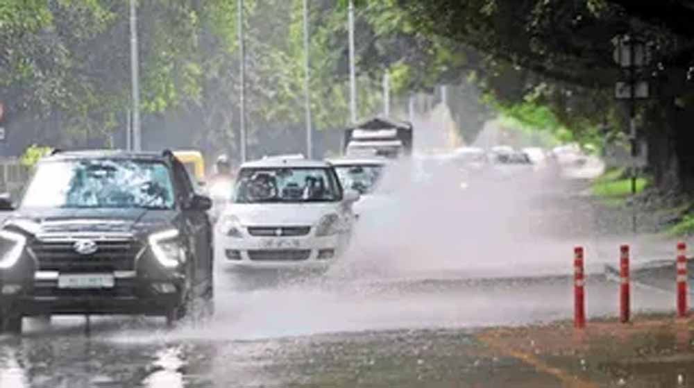 Chandigarh में बदला मौसम का मिजाज, बारिश ने उमस से दिलाई राहत