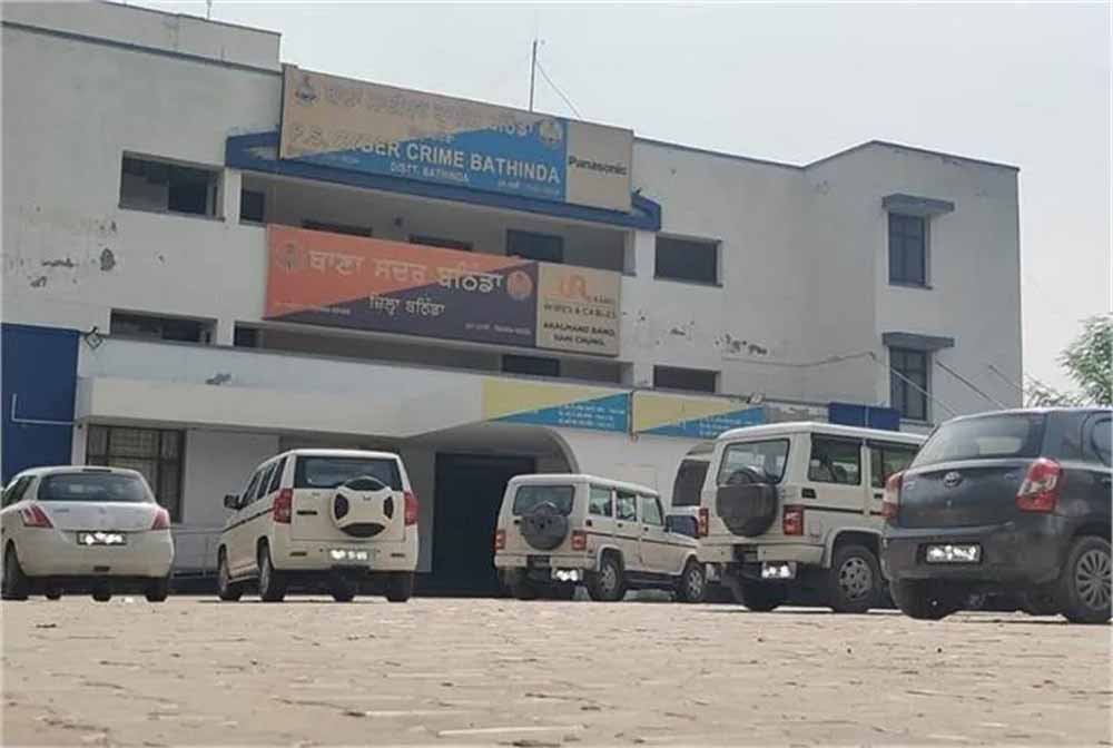 बठिंडा में रिश्वतखोरी पर बड़ी कार्रवाई, जमानत के बदले घूस लेते ASI और रीडर गिरफ्तार बठिंडा में रिश्वतखोरी पर बड़ी कार्रवाई, जमानत के बदले घूस लेते ASI और रीडर गिरफ्तार
