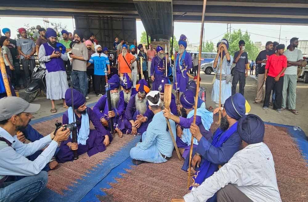 पंजाब बंद के दौरान लुधियाना में सिख जत्थेबंदियों का प्रदर्शन, नेशनल हाईवे किया जाम पंजाब बंद के दौरान लुधियाना में सिख जत्थेबंदियों का प्रदर्शन, नेशनल हाईवे किया जाम