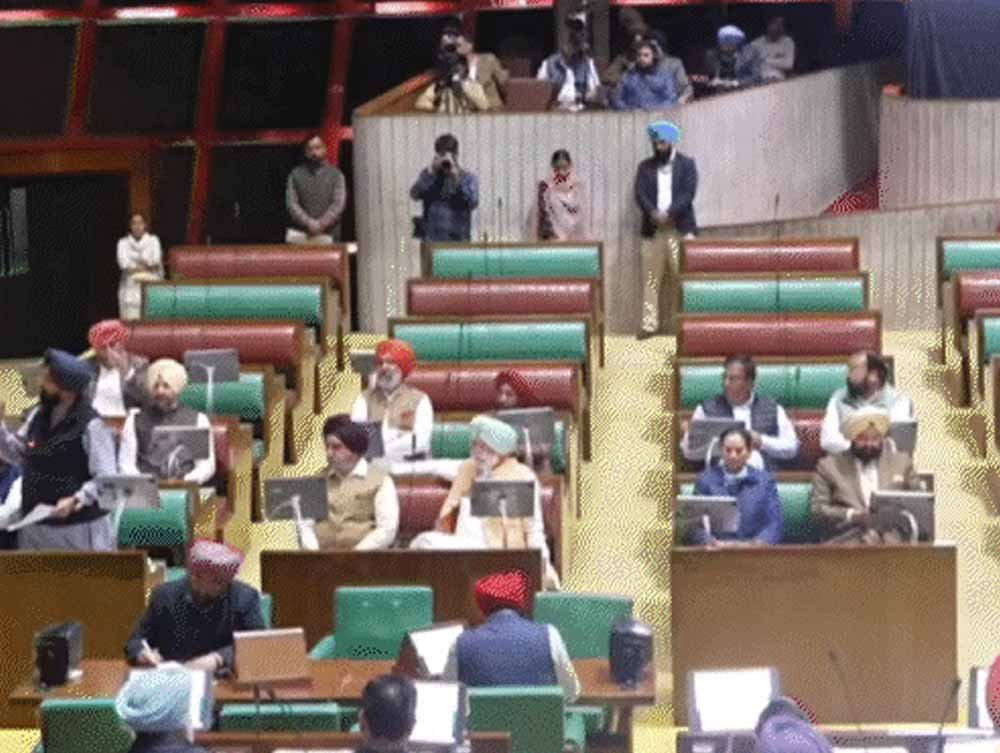 Punjab विधानसभा का मानसून सत्र स्थगित, स्कूल फीस रेगुलेटरी बिल पर सोमवार को होगी अहम बहस Punjab विधानसभा का मानसून सत्र स्थगित, स्कूल फीस रेगुलेटरी बिल पर सोमवार को होगी अहम बहस
