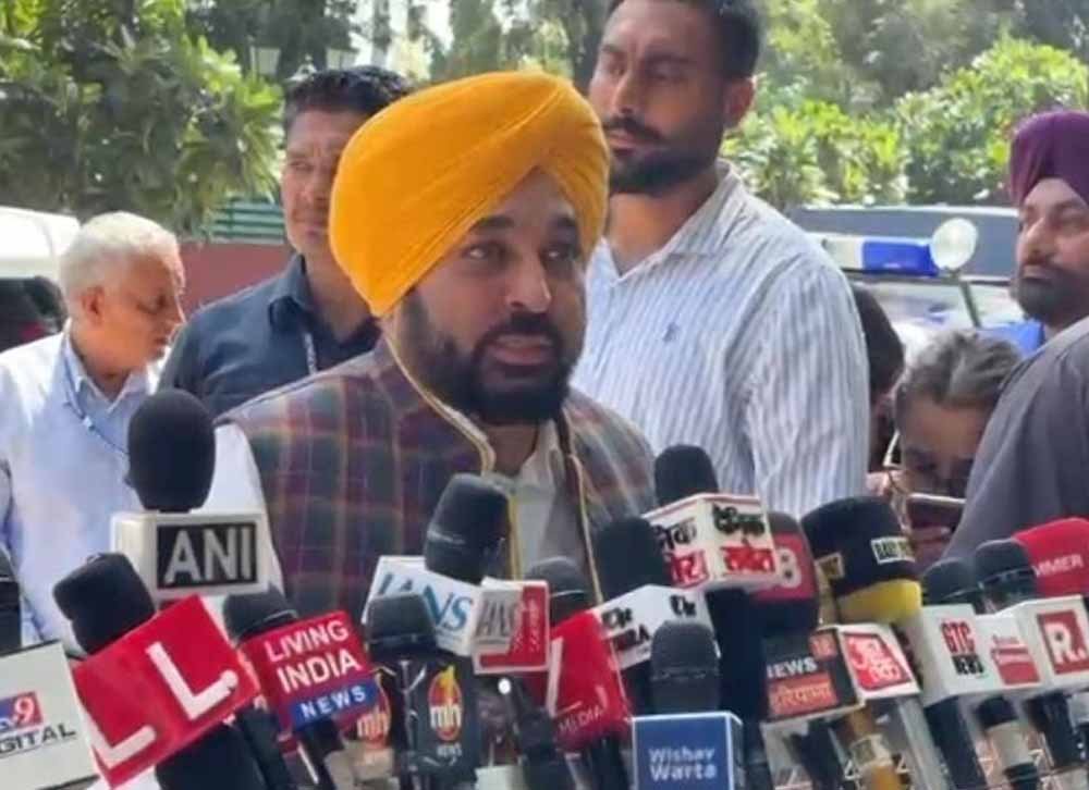 सीएम मान और पंजाब गवर्नर की आज मुलाकात, हवारा की पैरोल पर हो सकती है अहम चर्चा