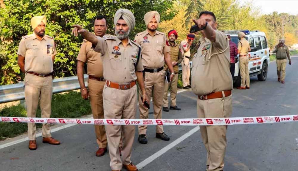 पंजाब में बड़े हमले की थी साजिश, बटाला ग्रेनेड अटैक का तीसरा आरोपी गिरफ्तार पंजाब में बड़े हमले की थी साजिश, बटाला ग्रेनेड अटैक का तीसरा आरोपी गिरफ्तार