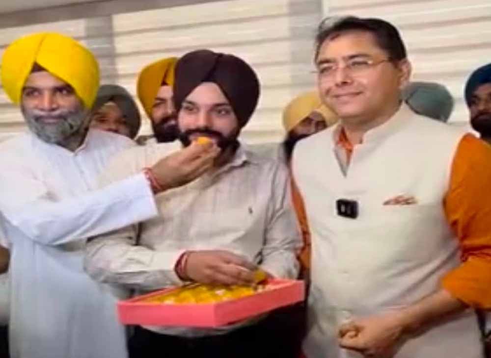 मोहाली के मेयर की खेल जगत में एंट्री, टी-20 टीम के मालिकों में हुए शामिल मोहाली के मेयर की खेल जगत में एंट्री, टी-20 टीम के मालिकों में हुए शामिल