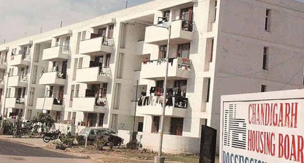 Chandigarh News: 12,752 फ्लैट्स आवंटियों पर बेदखली का खतरा, किस्त बकाया होने से बढ़ी चिंता