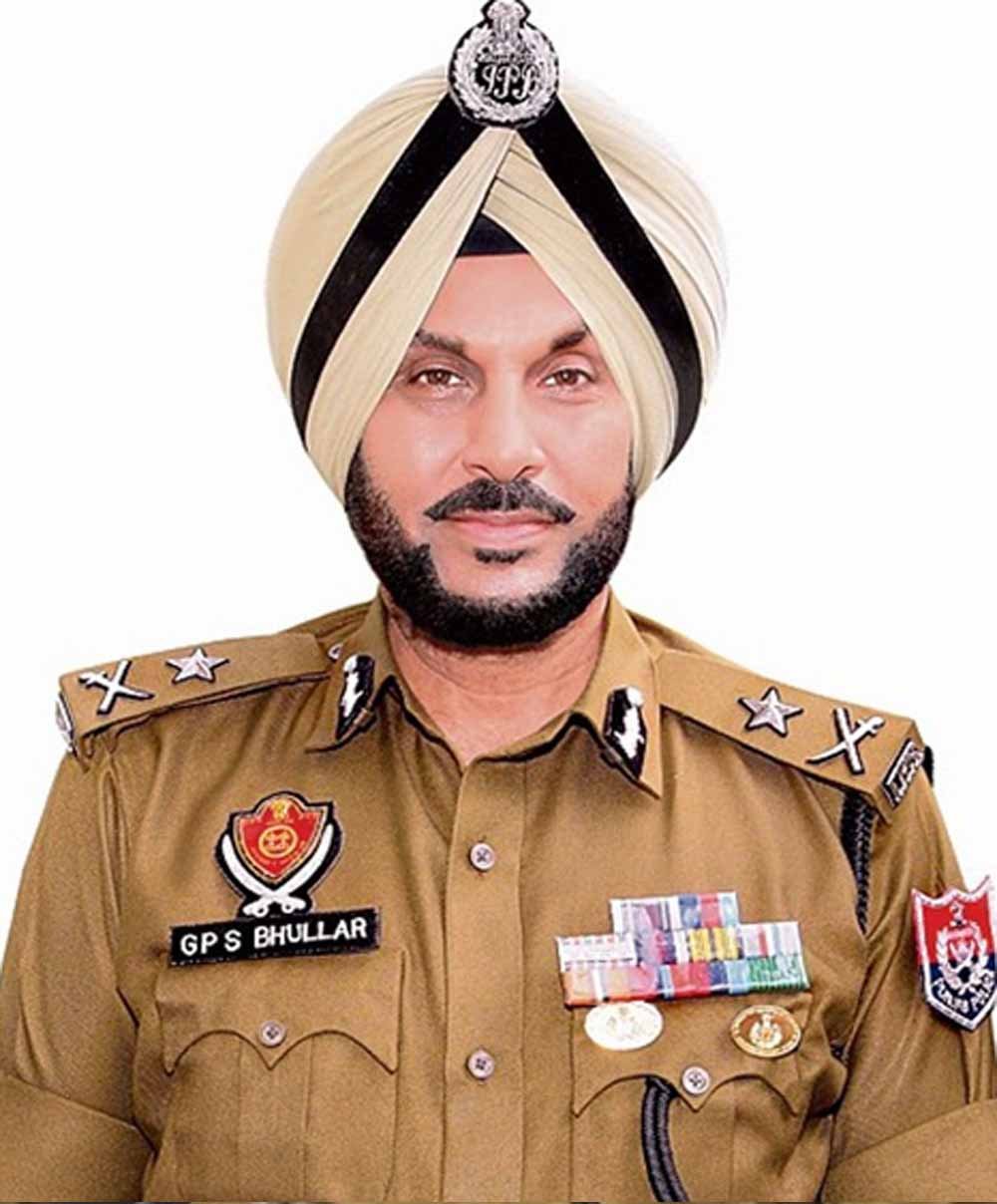 अमृतसर पुलिस कमिश्नर गुरप्रीत सिंह भुल्लर हटाए गए, हरमनबीर सिंह गिल को मिला अतिरिक्त प्रभार अमृतसर पुलिस कमिश्नर गुरप्रीत सिंह भुल्लर हटाए गए, हरमनबीर सिंह गिल को मिला अतिरिक्त प्रभार