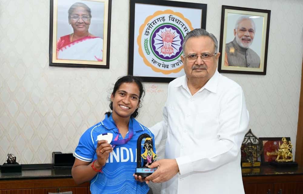 राजनांदगांव की बेटी ज्ञानेश्वरी यादव ने कॉमनवेल्थ गेम्स 2026 में जीता रजत पदक, विधानसभा अध्यक्ष डॉ. रमन सिंह ने दी बधाई राजनांदगांव की बेटी ज्ञानेश्वरी यादव ने कॉमनवेल्थ गेम्स 2026 में जीता रजत पदक, विधानसभा अध्यक्ष डॉ. रमन सिंह ने दी बधाई