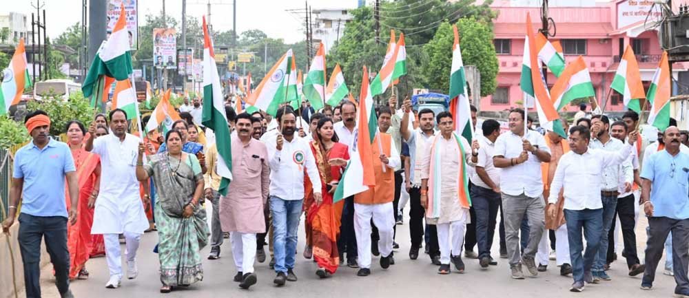तिरंगा सिर्फ एक कपड़ा नहीं, हमारी संप्रभुता का प्रतीक, शहीदों के बलिदान को रखें अमर-राजस्व मंत्री टंक राम वर्मा