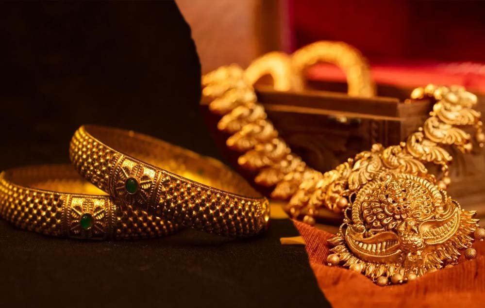 Gold Rate: सोने की कीमतों में फिर तेजी, ₹1.54 लाख के पार पहुंचा गोल्ड Gold Rate: सोने की कीमतों में फिर तेजी, ₹1.54 लाख के पार पहुंचा गोल्ड